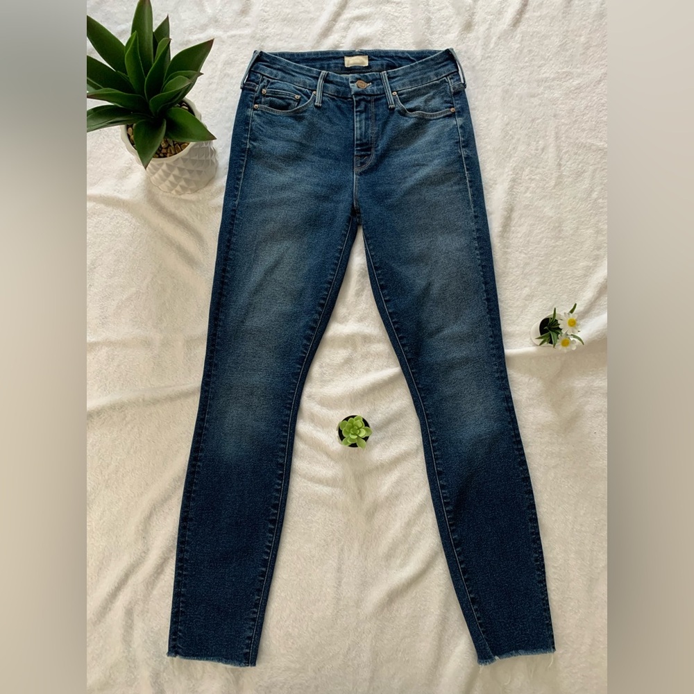 MOTHER The Looker Ankle Fray , Size; 26 , Excellent Condition